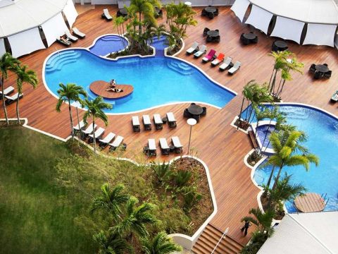 The Ultimate Guide to Cairns According to a Local