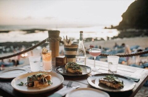 Sundays Beach Club