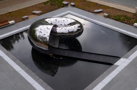 Ouroboros sculpture by Lindy Lee at the National Gallery of Australia