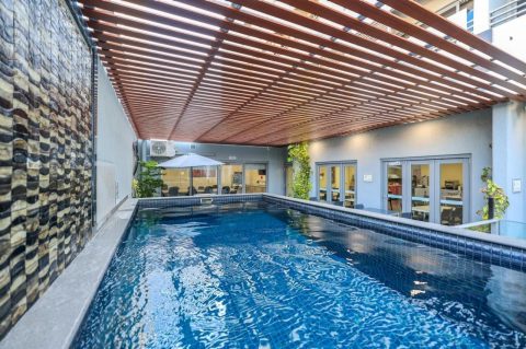 Argus hotel pool