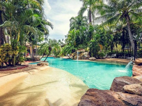 Mercure hotel pool