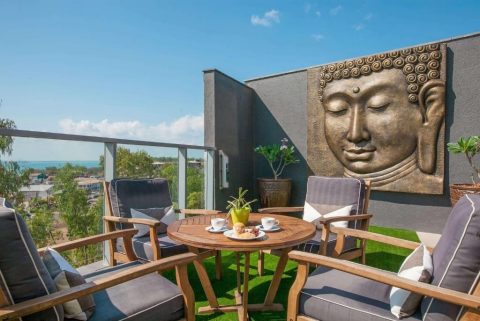 Ramada inn balcony