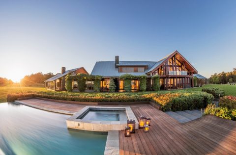 Spicers peak lodge helicopter flight