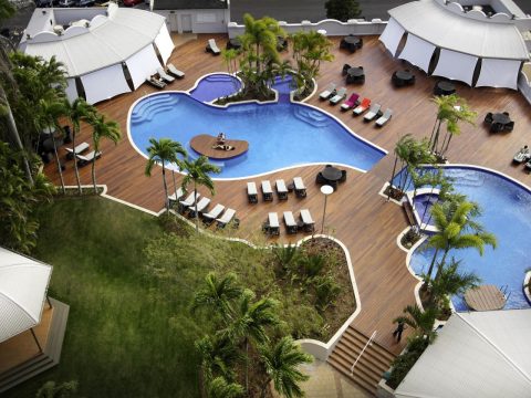 Pullman Cairns International Hotel pool