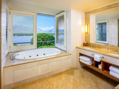 Pullman Reef Hotel Casino room interiors