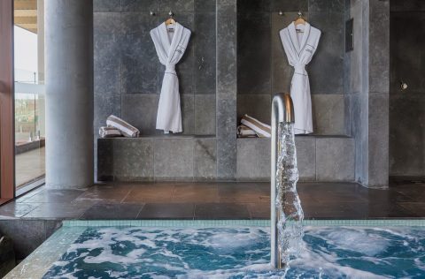 Day spa jacuzzi at Monarto Safari Resort