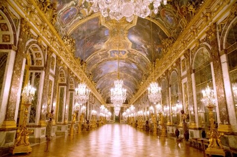 Do Versailles the exclusive way