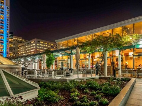 B Restaurant and Bar