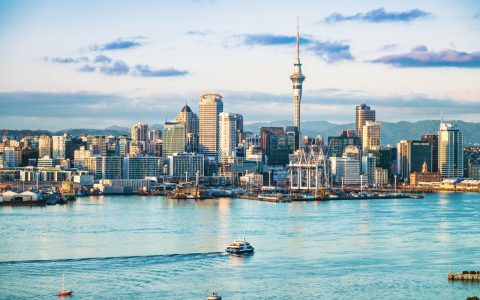 Find Flights with Qantas
